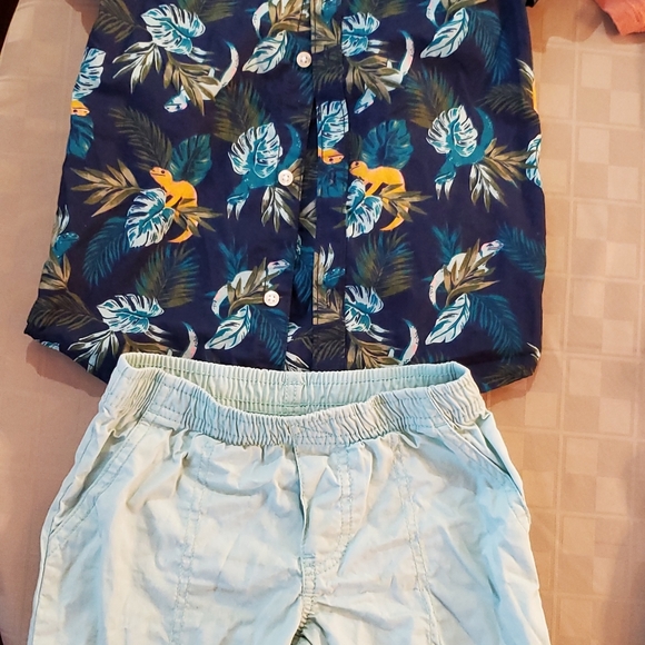 Boy's Clothes - Picture 2 of 3